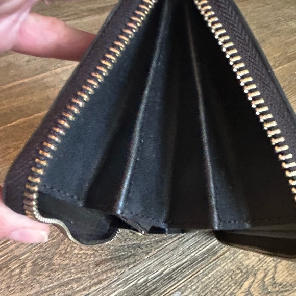 Kate Spade Sienne Logo Pebbled Leather Ziparound Continental Wallet - Picture 5 of 10